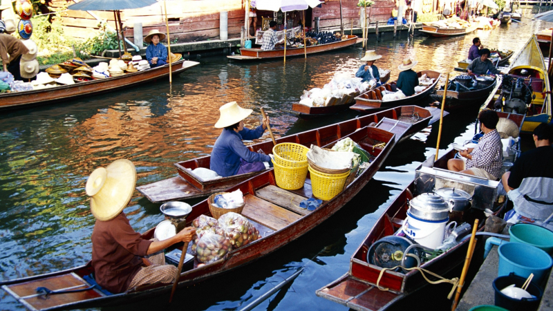 Visit floating market Bangkok